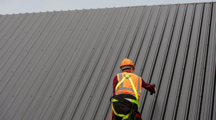 Professional gutter cleaning in Westland, MI